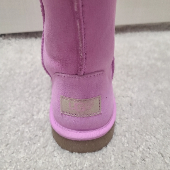 UGG - Picture 4 of 5